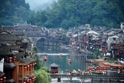 Hồ Chí Minh - Trương Gia Giới - Phượng Hoàng Cổ Trấn